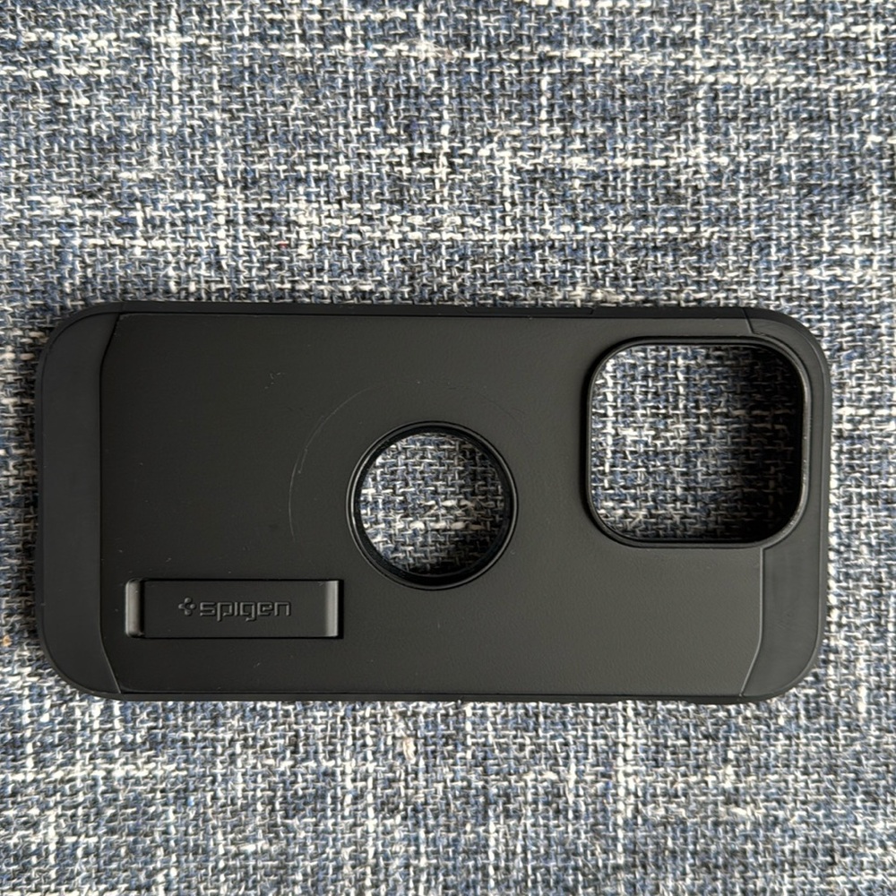 Spigen phone case. iPhone 14 Pro. VGUC.